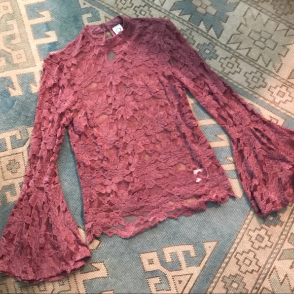 Akemi + Kin Lacetop - Picture 3 of 6